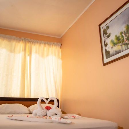 Hotel Y Cabinas El Coral Jacó Екстериор снимка