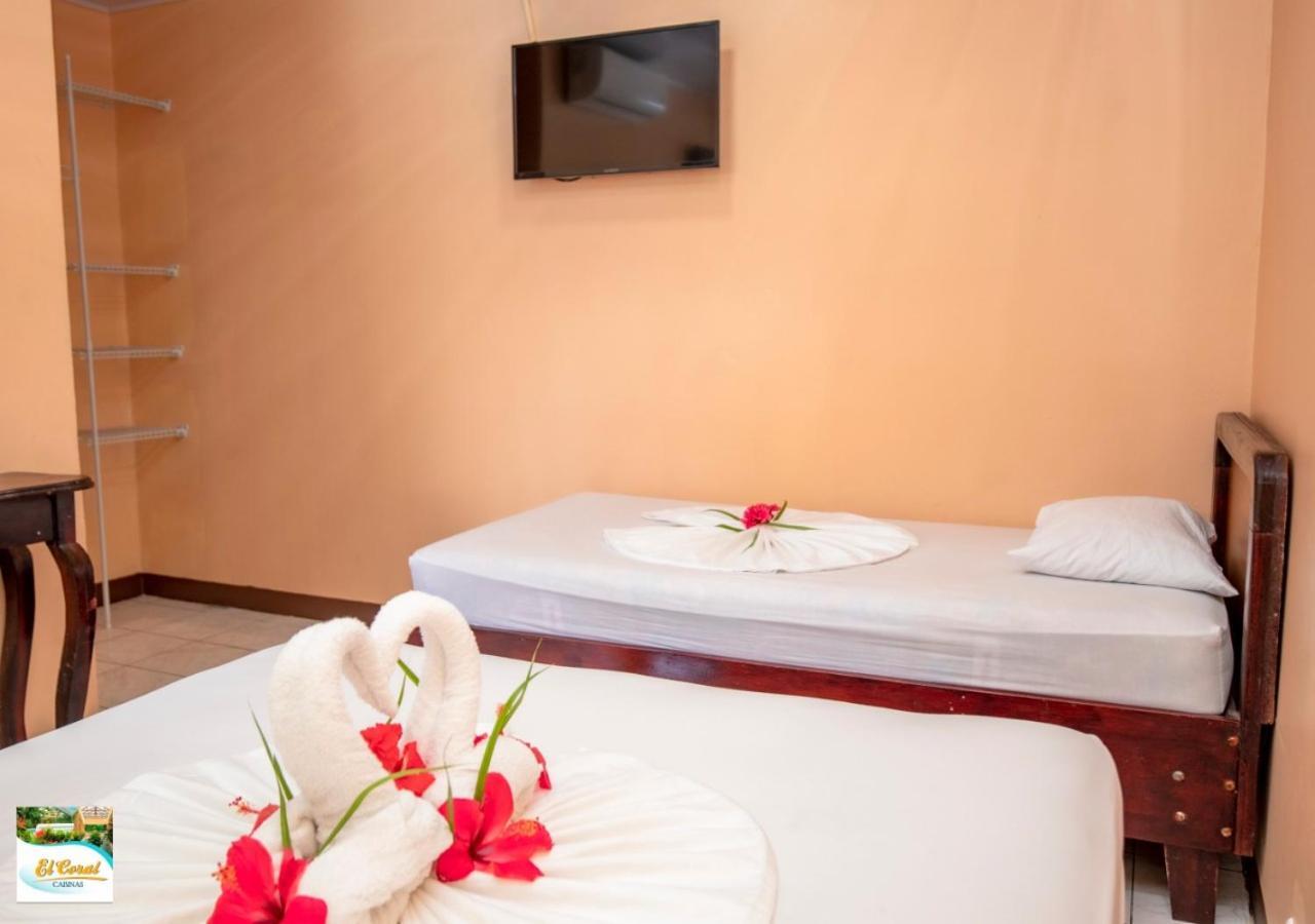 Hotel Y Cabinas El Coral Jacó Екстериор снимка