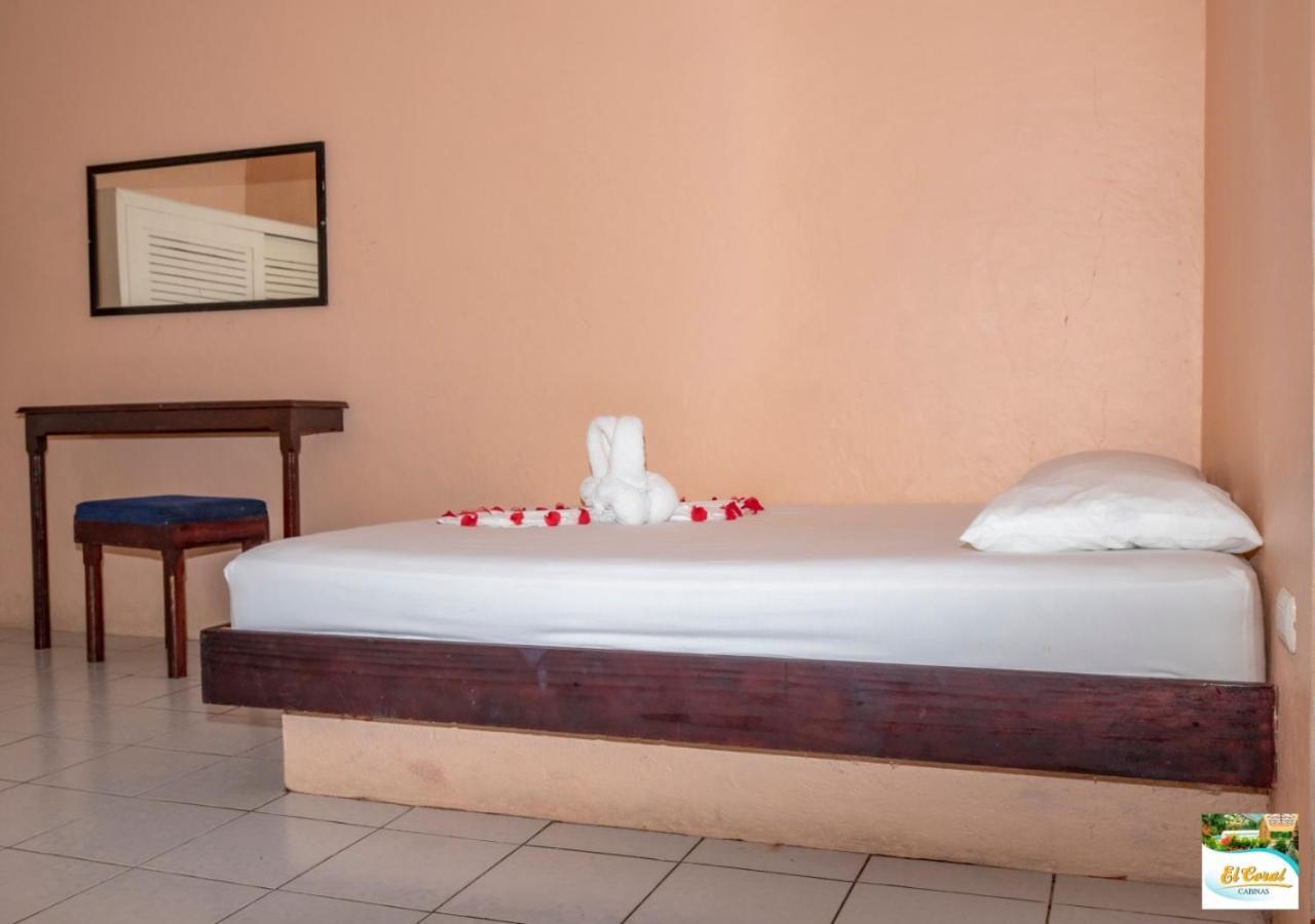 Hotel Y Cabinas El Coral Jacó Екстериор снимка
