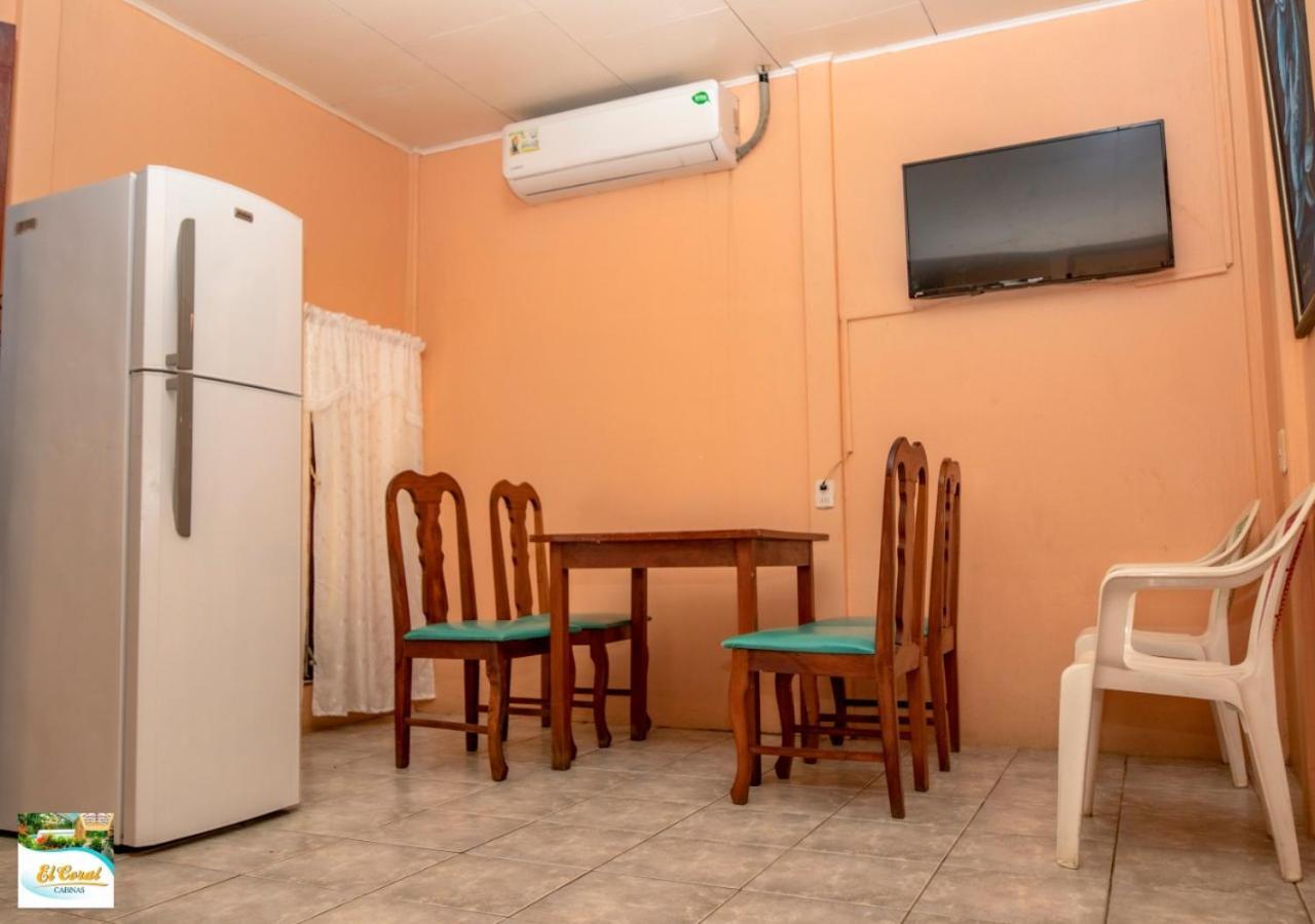 Hotel Y Cabinas El Coral Jacó Екстериор снимка