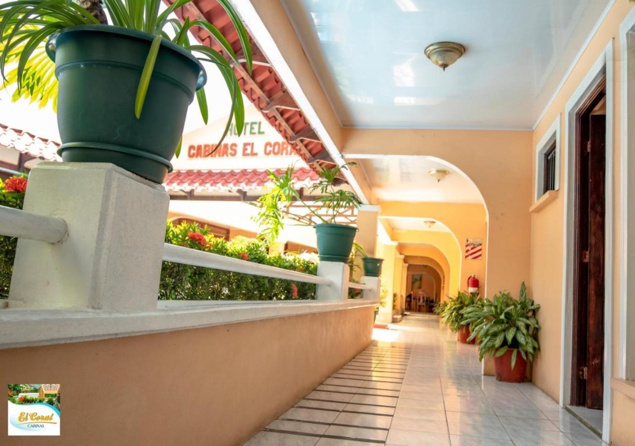 Hotel Y Cabinas El Coral Jacó Екстериор снимка