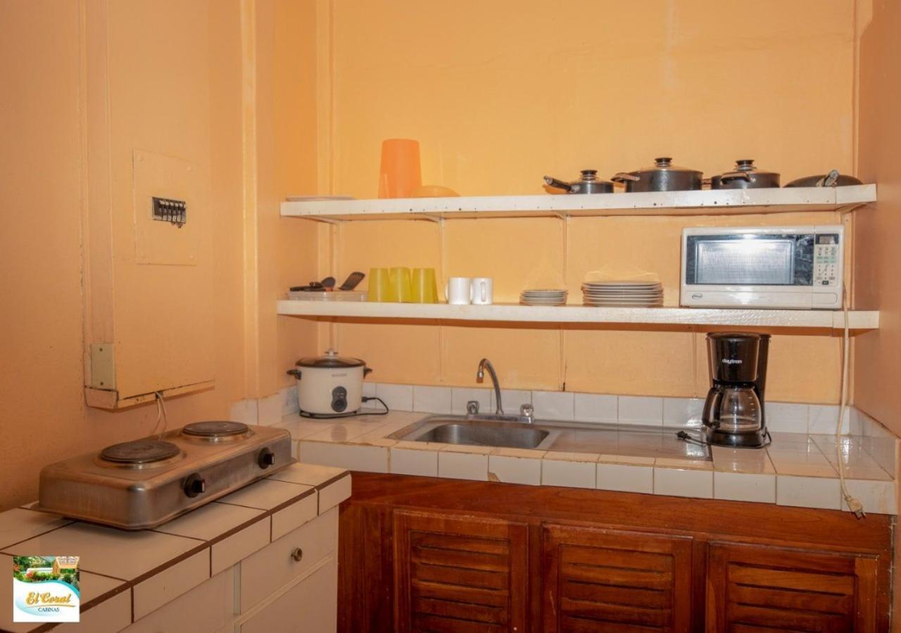 Hotel Y Cabinas El Coral Jacó Екстериор снимка